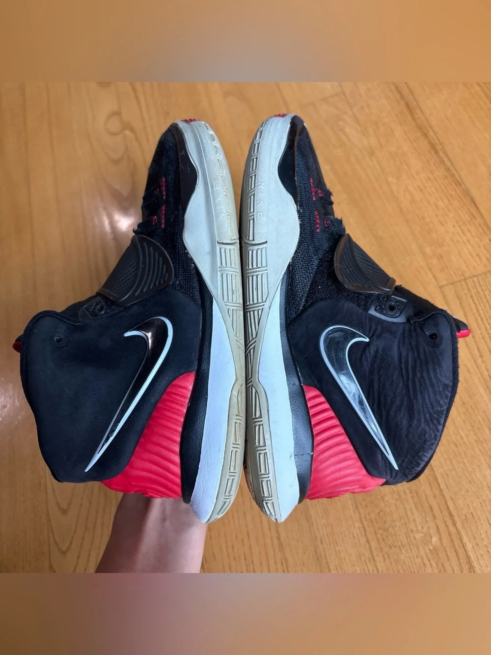 Nike Kyrie 6 Basketball Shoes sneakers Bred Black Red White Youth Boys Size 2Y